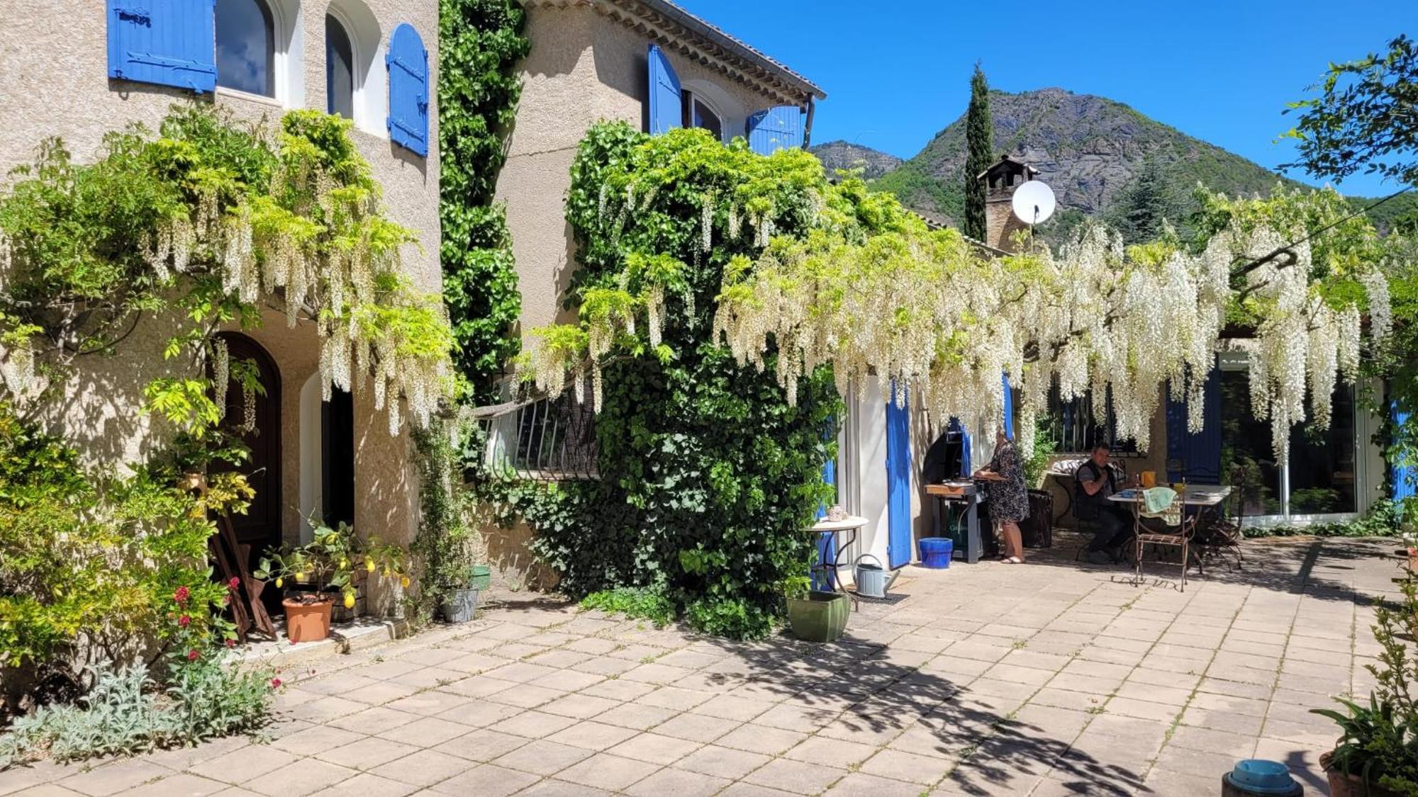 Chambre D'Hotes La Citadelle Lardier-et-Valenca Εξωτερικό φωτογραφία